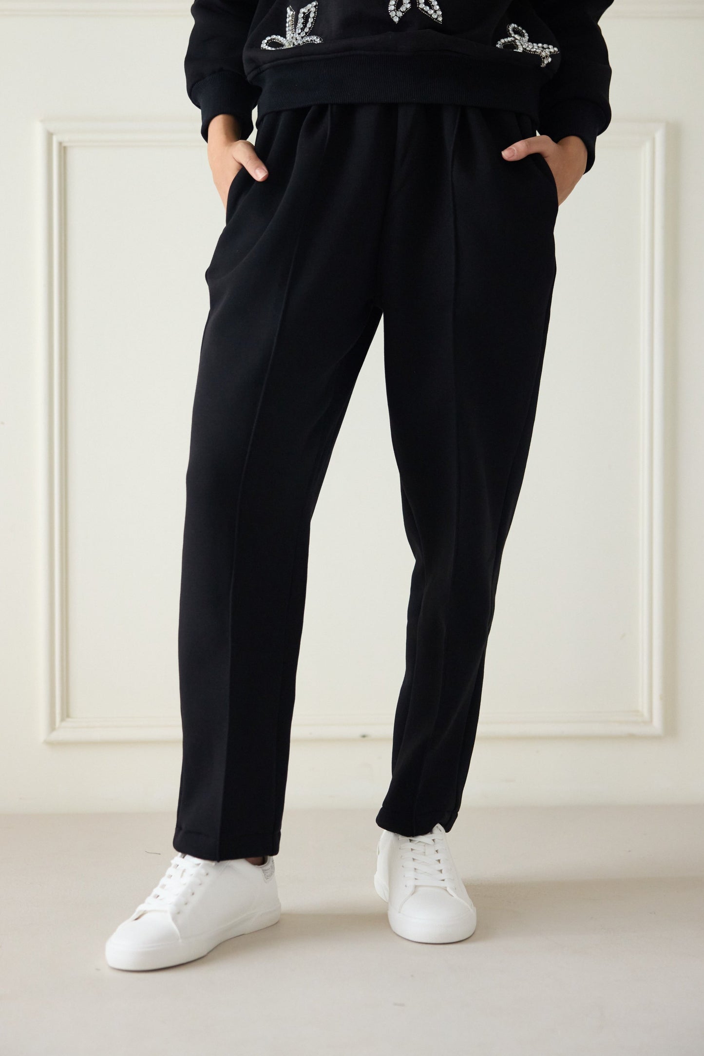 Black Elegance Jogger (Women)