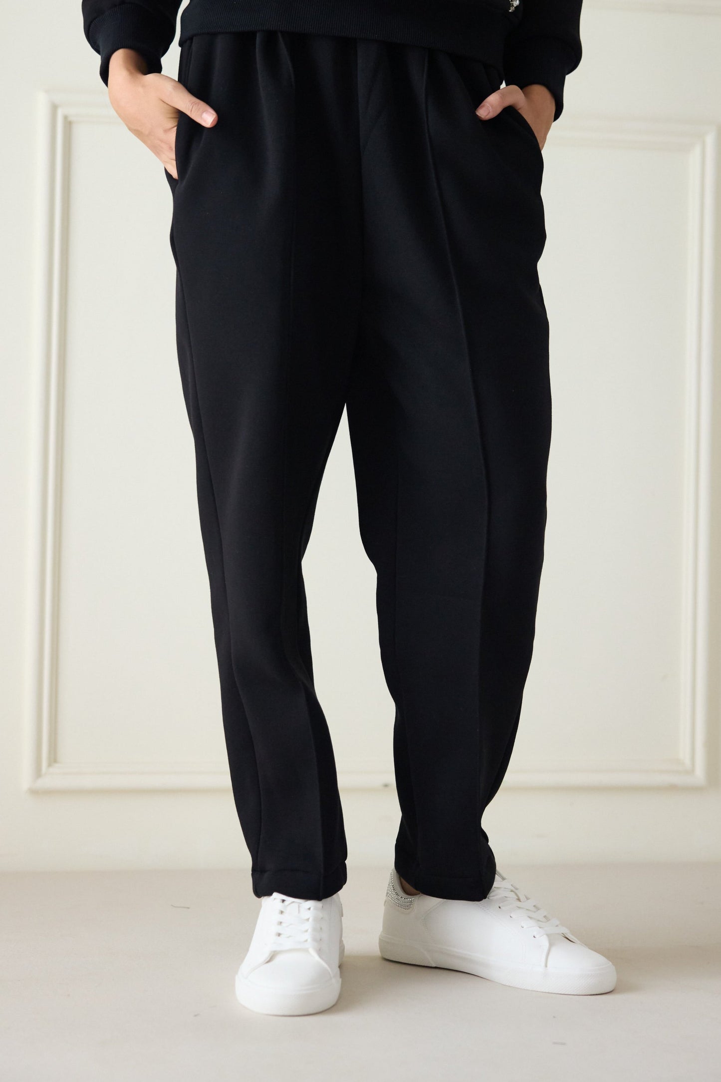 Black Elegance Jogger (Women)