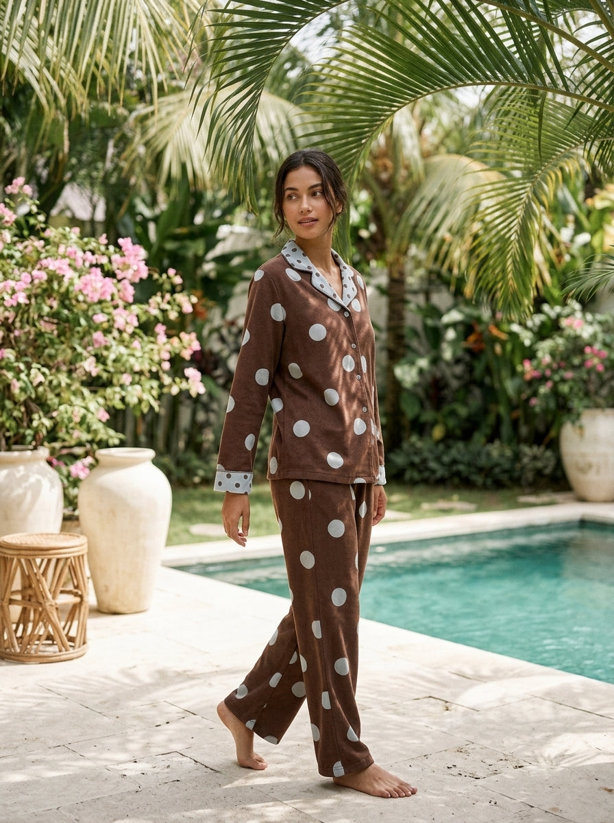 Silly Sicily Polkas Nightwear (Brown)