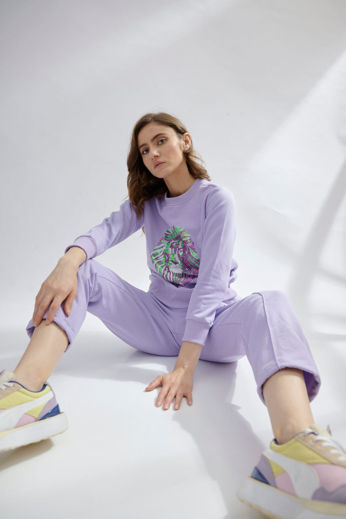 The Sparkling Lioness SWEATSHIRT (Women) (Lilac) | MAIN CHARACTER